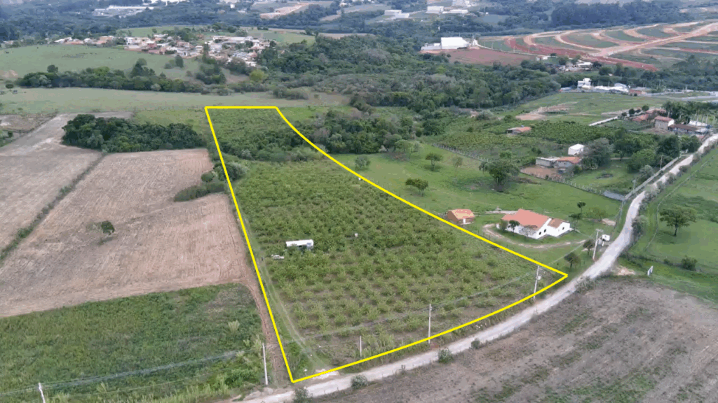 Chácara em Salto de Pirapora. Plantação de goiaba