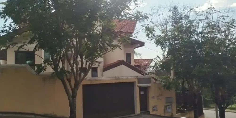 Casa em bairro nobre em Sorocaba.