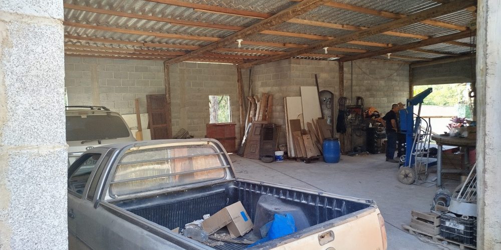 Sítio com cachoeira em Piedade.