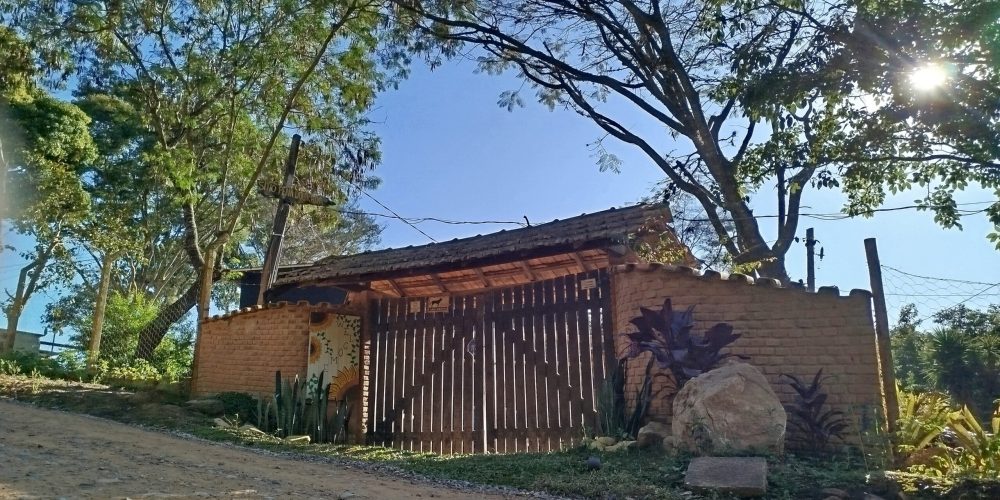 Sítio com cachoeira em Piedade.