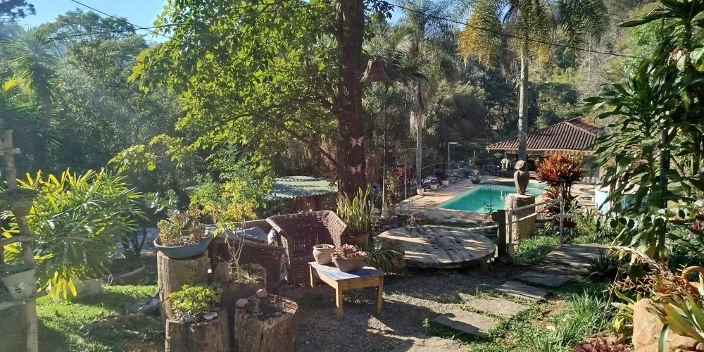 Sítio com cachoeira em Piedade.