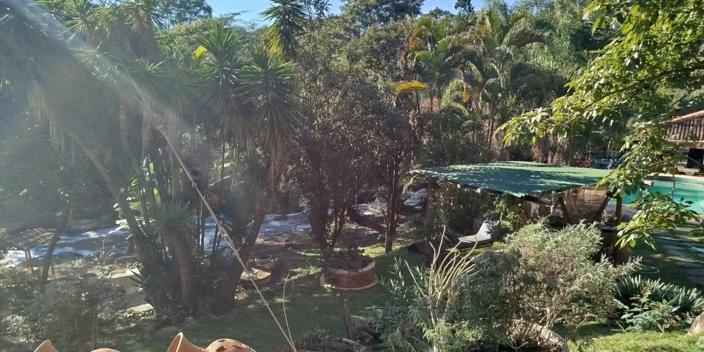 Sítio com cachoeira em Piedade.