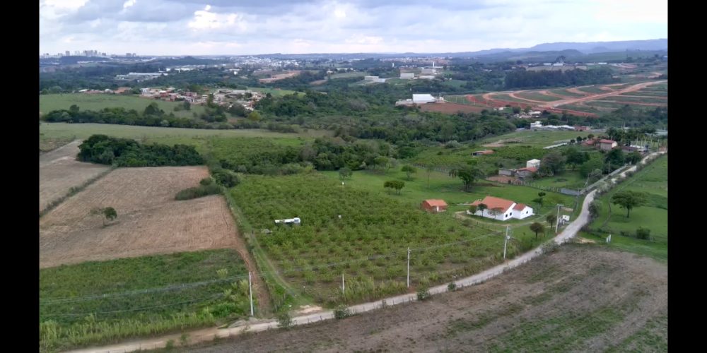 Chácara em Salto de Pirapora. Plantação de goiaba